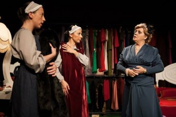 Arte Viva Companhia de Teatro do Barreiro «As Criadas» de Jean Gente com encenação de Carina Silva . Último espctáculoo