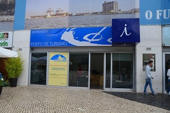 No Posto de Turismo do Barreiro Exposição de Pintura «3X3» . Rui Parreira, Luis Cunha e Kira