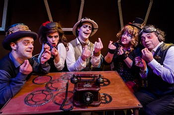 Almada «Família Barata» espera por si no Teatro Extremo