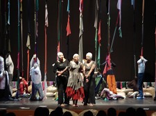 No Barreiro – Arte Viva apresenta “A Grande Revista do Século XX” um musical de nível cosmopolita . Uma “arqueologia” pelas memórias do século XX