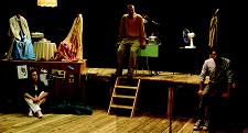 Teatro Municipal de Almada estreia «O vendedor de elogios» de Michel Simonot