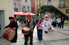 “X Encontro de Teatro e Dança” - Setúbal Começou com um desfile de cabeçudos e gigantones na Baixa