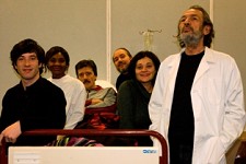 Teatro Municipal de Almada Estreia «Uma visita inoportuna», de Copi