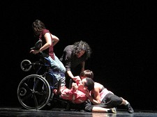 Teatro Municipal de Almada Espectáculo O AQUI