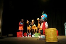 Teatro Animação de Setúbal «“Estranhões e Bizarrocos» para as escolas