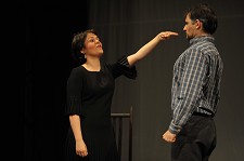 Teatro em Setúbal Fontenova apresenta «2 meias 1 malha & 1 curta» . um espectáculo que engloba Teatro, dança, máscara e cinema