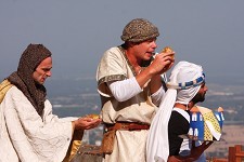 Teatro O Bando anima tardes de fim-de-semana «Afonso Henriques» despede-se hoje do Castelo de Palmela