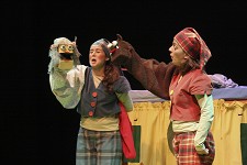 Na Baixa da Banheira - Moita Teatro infantil «Partida, Lagarta, Fugida!» no Fórum Cultural