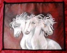 Exposição «Artes Decorativas» no Barreiro Trabalhos da Disciplina de Pinturas em Tecido da UTIB