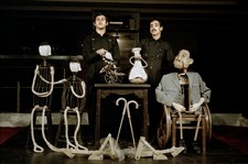 Festa da Marioneta no concelho da Moita Teatro de objectos «Pequenas Cerimónias»