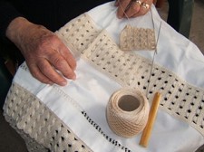 Fios que tecem a vida – Rendas e bordados em Alcácer do Sal em exposição no Museu Etnográfico do Torrão