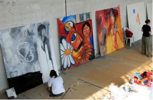 Drive In Arte 2013 no Seixal Jovens já iniciaram pinturas em telas de grandes dimensões