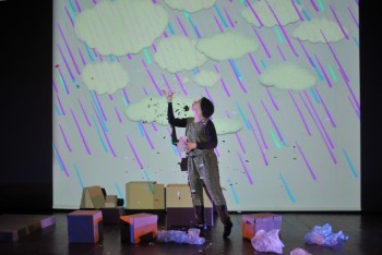 Setúbal - Do escuro nasce a luz, a cor e a forma. TEATRO DO ELEFANTE AMOTINA-SE