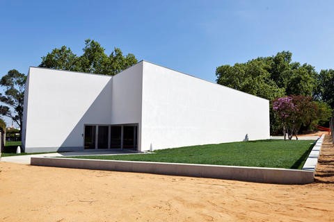 Na Oficina de Artes Manuel Cargaleiro, no Seixal Exposição Matéria / Ação – Escultura e Vídeo dos Anos 1960 e 1970 . Obras únicas de Serralves