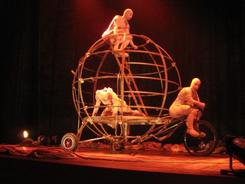 «Auto da Barca do Inferno» pelo Teatro Animação de Setúbal Uma sátira às figuras da Idade Média