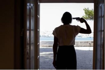 Grande vencedor do Festival de Almada deste ano Hedda Gabler de Henrik Ibsen