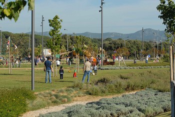 No Parque da Vila, Quinta do Conde - Sesimbra Final da Liga Europa transmitida em ecrã gigante