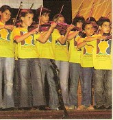 “Mar de Violinos” em Setúbal Centenas de jovens violinistas tocam em conjunto