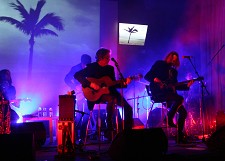 Na Fnac do Almada Fórum Apresentação ao vivo do álbum The Spellbound Drift com concerto da banda The Offshores