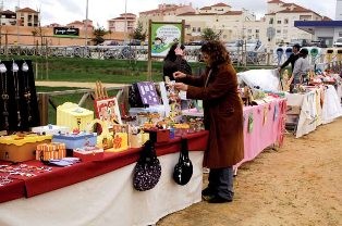 Feira das Antiguidades, Artes e Artesanato da Quinta do Conde em Sesimbra juntar num único espaço um maior número de expositores
