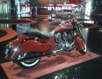 Casino Estoril exibe no átrio principal moto Indian Chief Classic