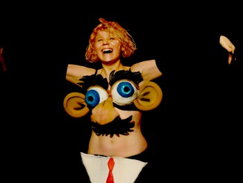 Moita- No Fórum Cultural – Baixa da Banheira «Era Uma Vez… Dois Pés!»: marionetas para os pequenotes assistirem em família