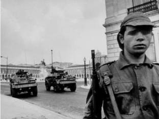Seixal recebe exposição sobre Eduardo Gageiro 40 Fotos nos 40 Anos do 25 de Abril