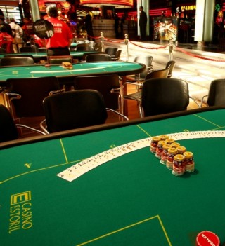 Main Event Casino Estoril com um prize pool de 150 mil euros . Side Event «10º Aniversário Poker.pt»
