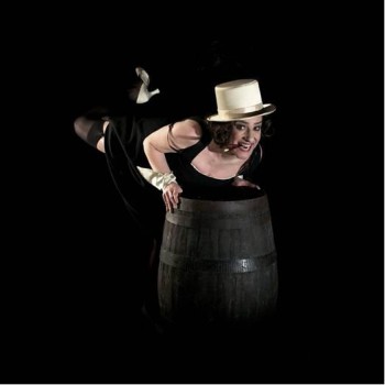 Almada - Maria Rueff e Sofia de Portugal em Cabaret alemão E se Portugal fosse ocupado pela Alemanha?