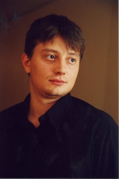Concerto de piano na Fortaleza de Santiago em Sesimbra Pianista Yan Mikirtumov apresenta temas de filmes