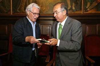 Setúbal -Compilação literária de Giovanni Licciardello Recorda antigas glórias da família vitoriana, como Félix Mourinho, Fernando Tomé, Herculano, Guerreiro e Rebelo