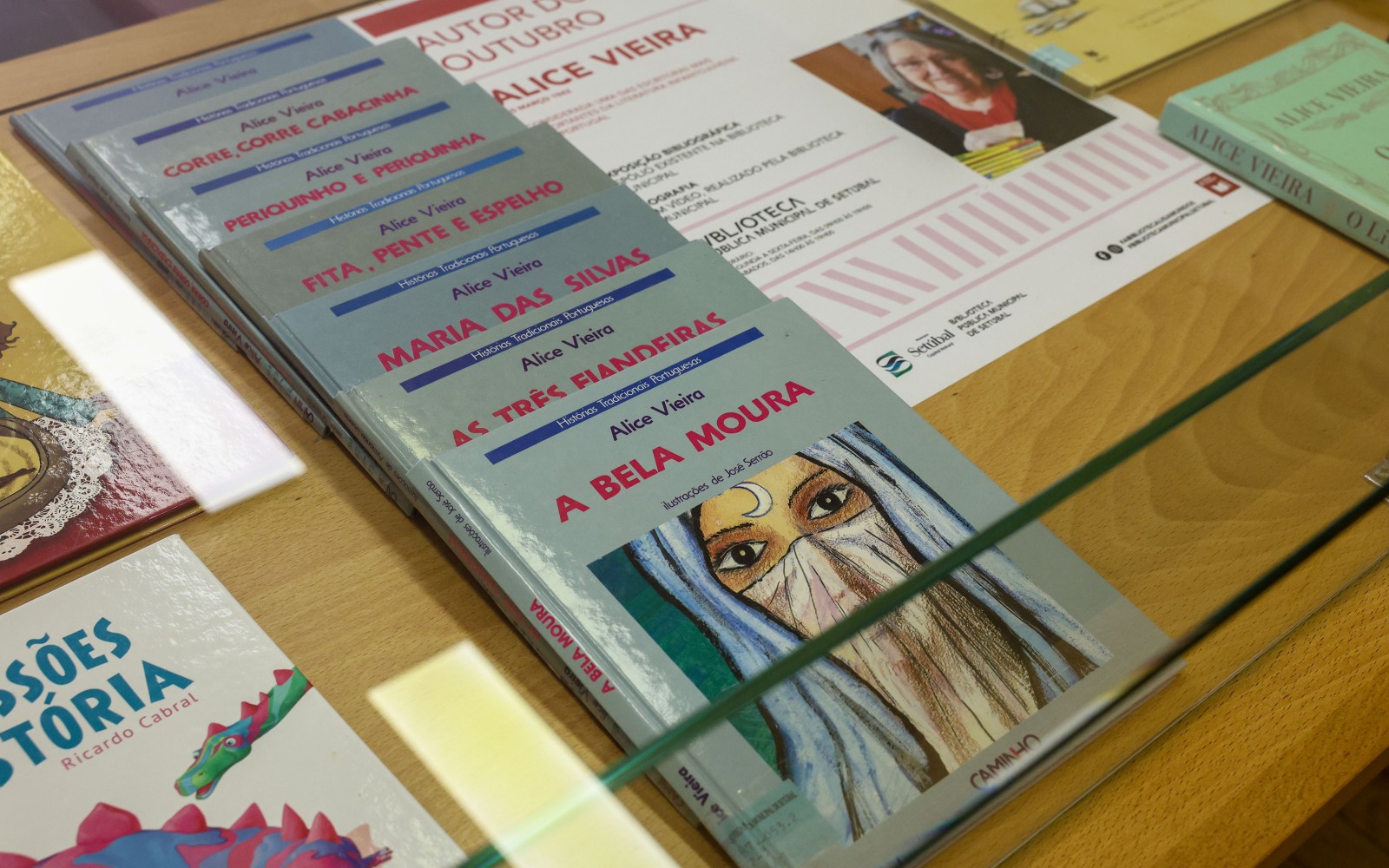 Na Biblioteca Pública Municipal de Setúbal A vida e a obra da escritora Alice Vieira em destaque