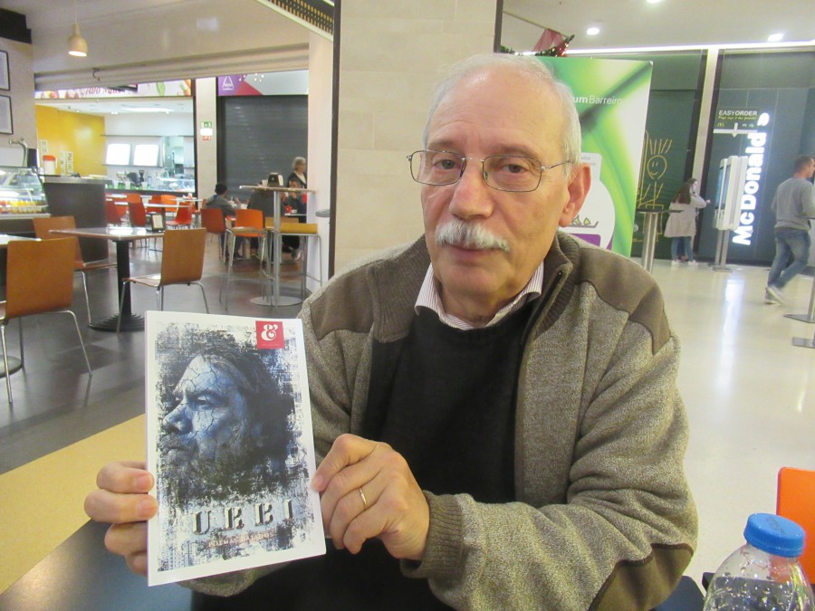Barreiro - Escritor Carlos Alberto Correia Publica «URBI - poemas datados»
