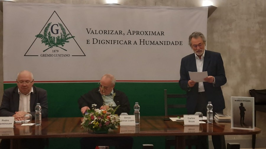 “UM HOMEM DE CONTRADIÇÕES” Novo livro de DIMAS SIMAS LOPES Por Carlos Bicas
