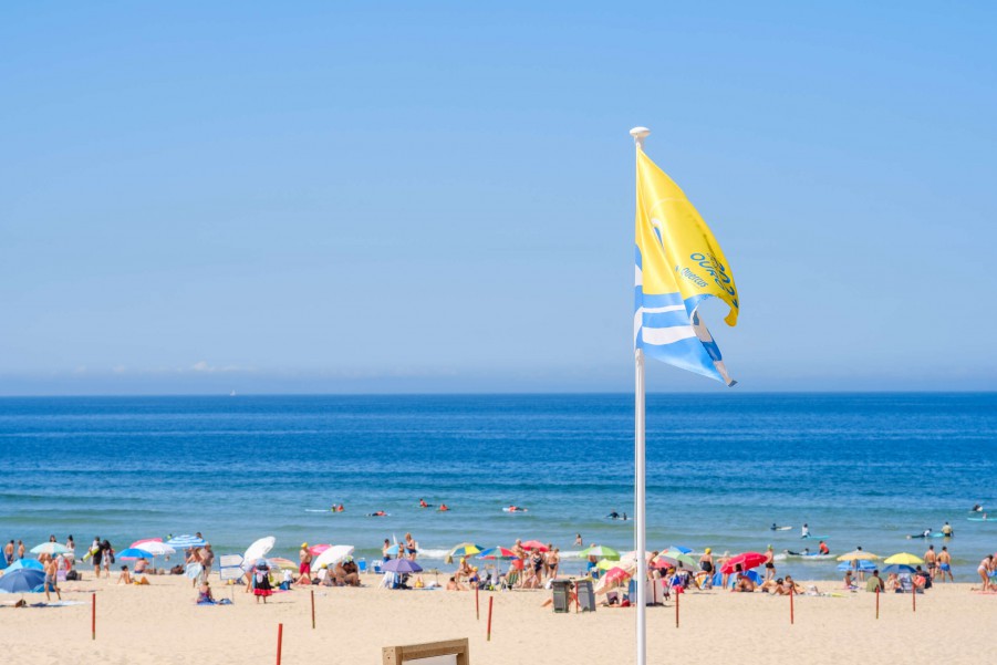 Almada - Praias com Qualidade de Ouro 2025 Qualidade de Ouro atribuída a 15 praias do concelho