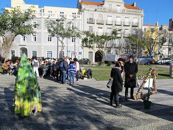 Exposição de peças ecológicas em Setúbal Natal vivido com preocupações ambientais