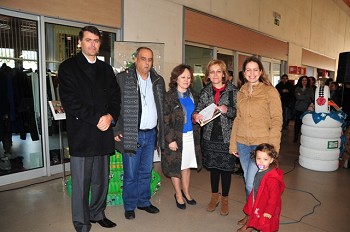 Entrega de Prémios do Concurso «Figuras de Natal Ecológicas 2013» No Mercado Municipal 1º de Maio trabalhos estão expostos até dia 7 de janeiro
