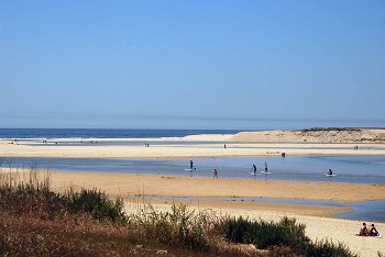 Sesimbra Câmara Municipal exige desassoreamento da entrada da Lagoa de Albufeira