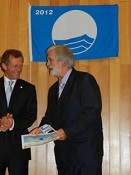 Porto de Recreio de Sines recebe certificado «Cinco anos de Bandeira Azul» Atribuição deste prémio atesta a constante preocupação do Porto de Sines com o meio ambiente