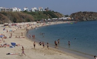 Praia Vasco da Gama em Sines mantém galardões de qualidade em 2013 Infraestrutura gerida pela APS hasteou a “Bandeira Azul”, bandeira “Praia Acessível” e bandeira “Qualidade de Ouro”.