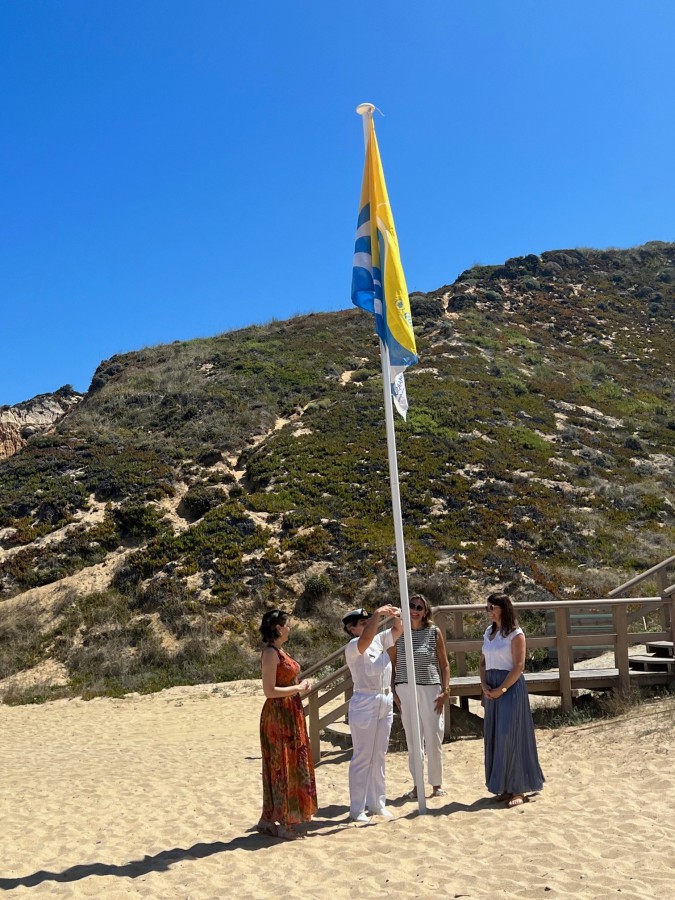 Excelência das águas balneares da Praia das Bicas em Sesimbra Recebeu Galardão “Praia Qualidade de Ouro 2023” da Quercus