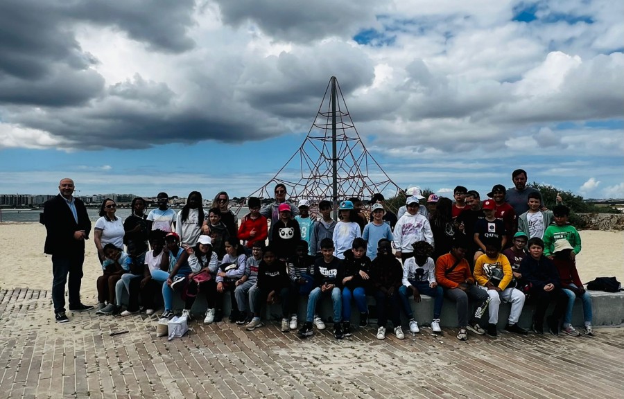 Dia Europeu do Mar Barreiro assinala com limpeza em Alburrica . Participação de 48 alunos do 4º ano