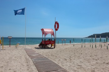 Bandeira Azul da Europa nas praias de Sesimbra Terceiro ano consecutivo que quatro praias do concelho recebem o galardão