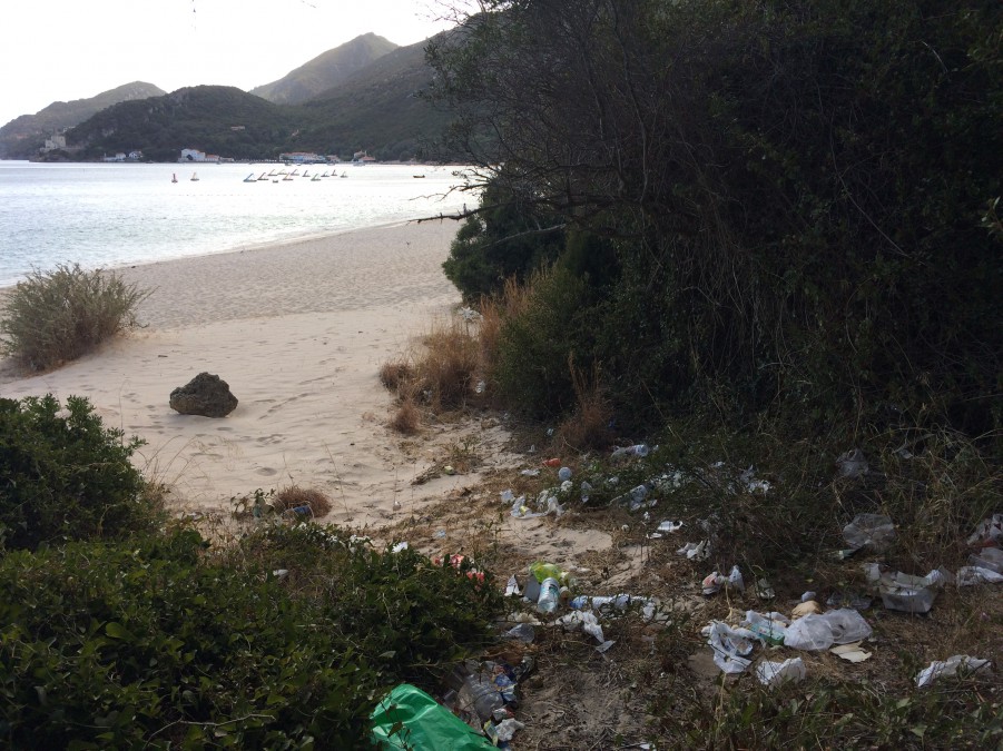 SETÚBAL - Limpeza voluntária de lixo Portinho da Arrábida no sábado dia 30 de setembro
