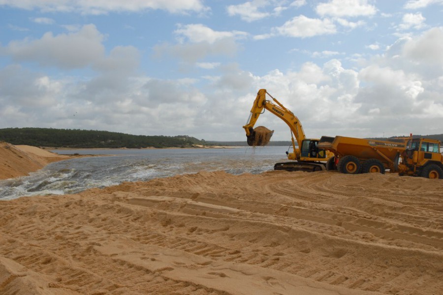 SESIMBRA - Abertura da Lagoa de Albufeira ao mar Operação fundamental para manutenção da qualidade da água e da biodiversidade