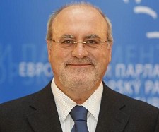 Capoulas Santos co-organiza evento no Parlamento Europeu para promover a floresta