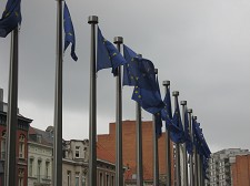 Parlamento Europeu apela a medidas para proteger jornalistas de ações judiciais abusivas Combater as ações estratégicas que visam silenciar as vozes críticas.