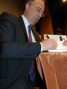 Eurodeputado José Manuel Fernandes dedica publicação a Trás-os-Montes onde dá a conhecer quadro financeiro e enquadramento dos novos fundos europeus