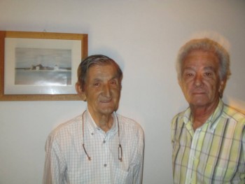 Fotógrafos do Barreiro - Aníbal Santos e Bento Santos Produziram postais ilustrados de todo o país . Cromos da bola foram aos milhares