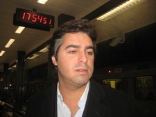 NO BARREIRO Bruno Martins, porta voz da CP O transporte ferroviário para ser eficaz tem que ter passageiros . Ligação Barreiro Faro não regista procura